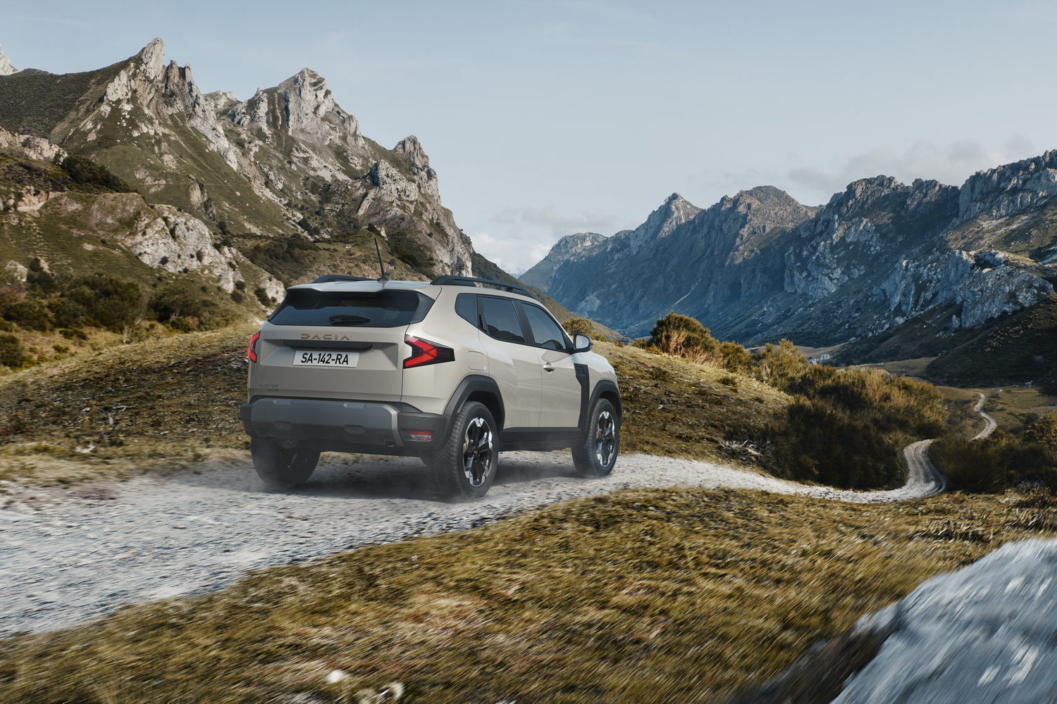 New Dacia Duster goes hybrid for 2024 - car and motoring news by ...