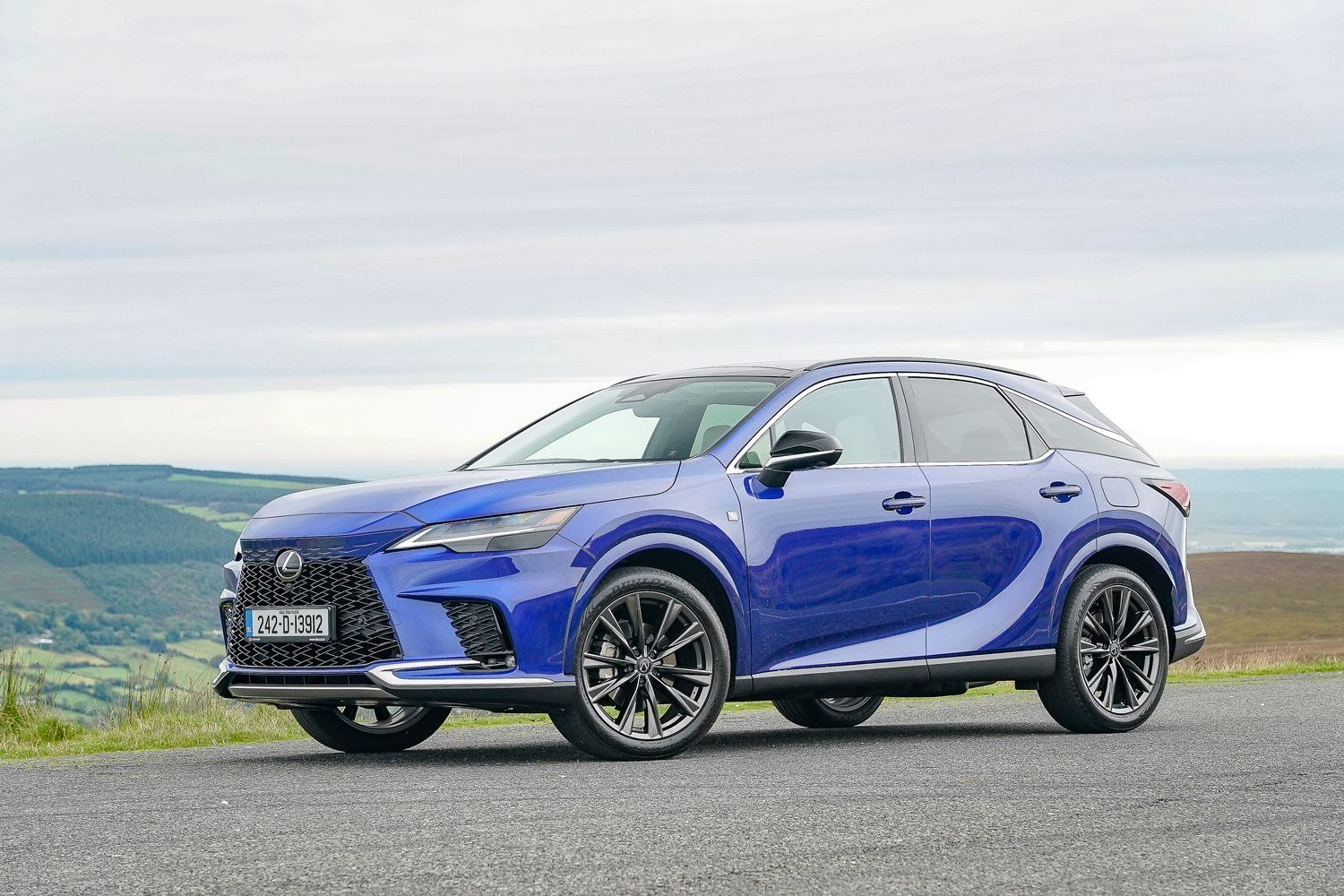 Lexus RX 450h+ F Sport Design (2024) Lexus RX 450h+ F Sport Design (2024)