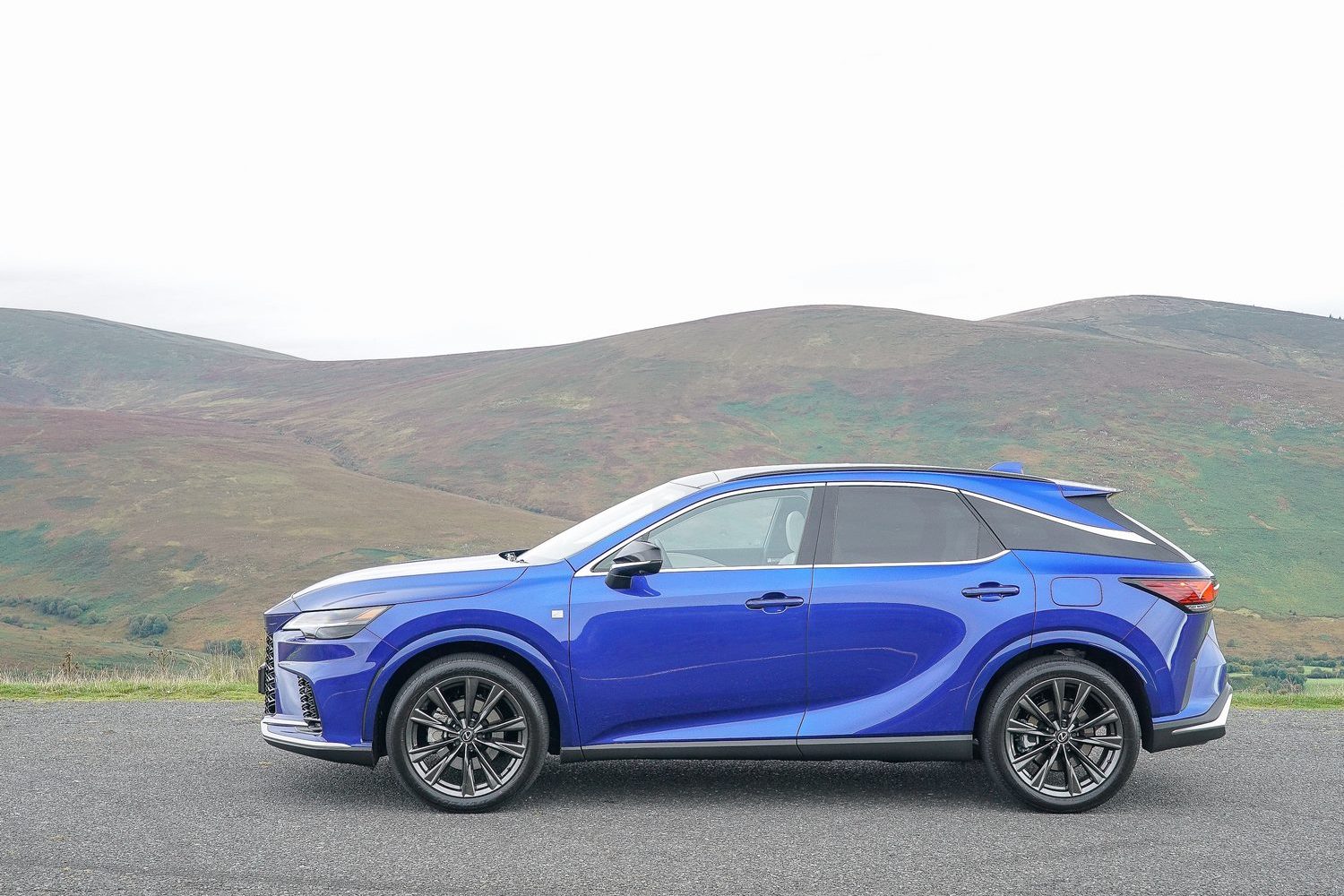 Lexus RX 450h+ F Sport Design (2024) Lexus RX 450h+ F Sport Design (2024)