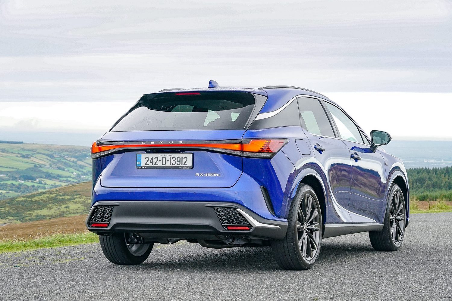 Lexus RX 450h+ F Sport Design (2024) Lexus RX 450h+ F Sport Design (2024)