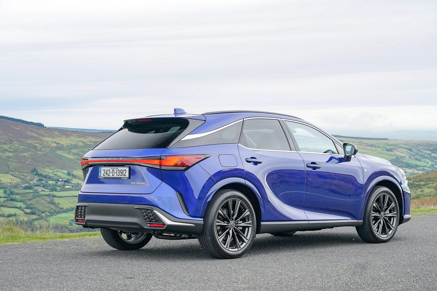 Lexus RX 450h+ F Sport Design (2024) Lexus RX 450h+ F Sport Design (2024)