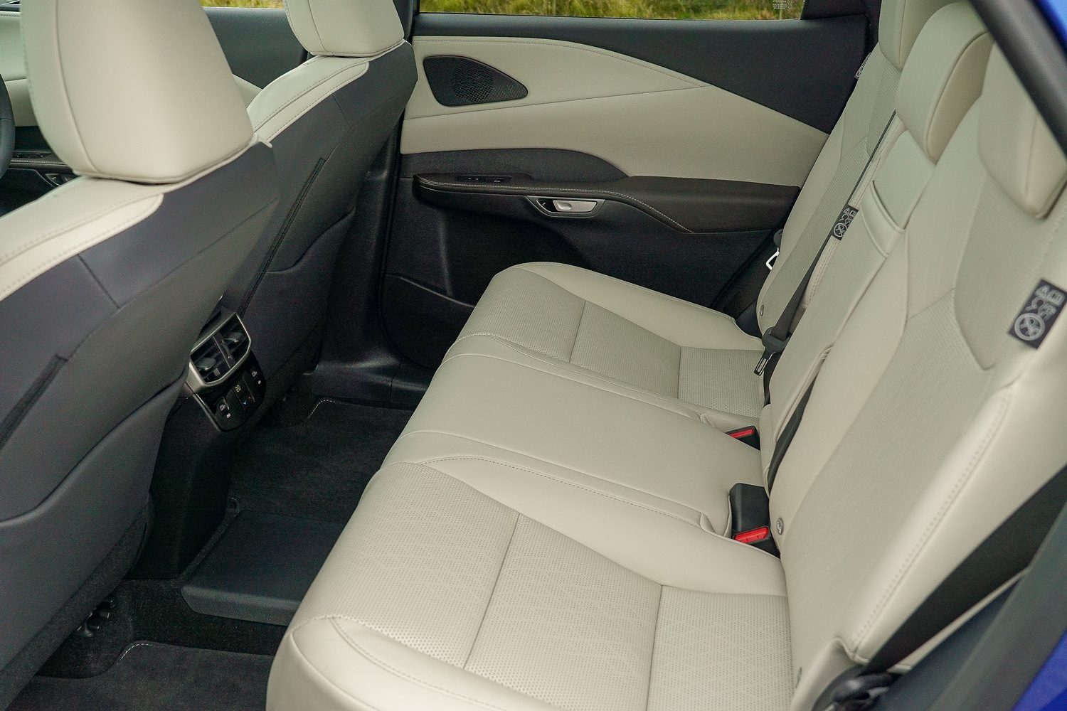 Lexus RX 450h+ F Sport Design (2024) Lexus RX 450h+ F Sport Design (2024)