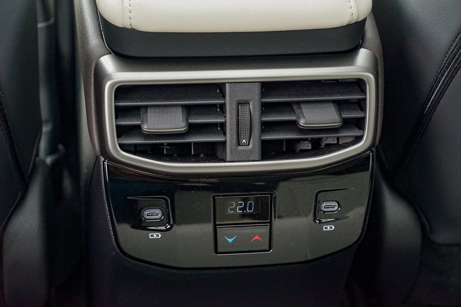 Lexus RX 450h+ F Sport Design (2024) Lexus RX 450h+ F Sport Design (2024)