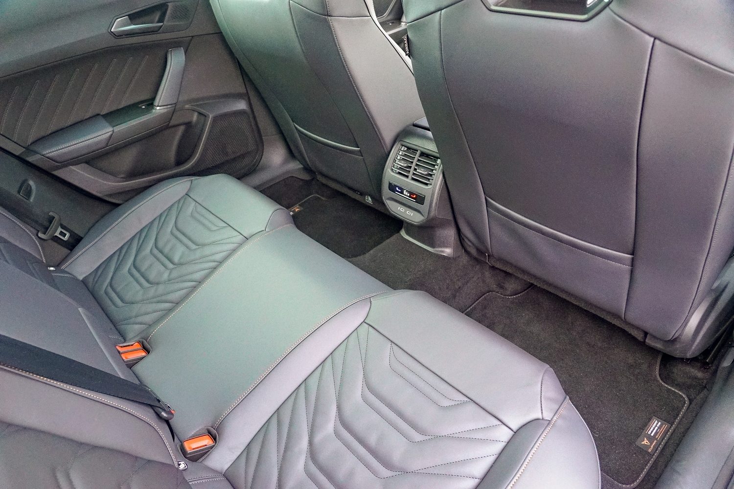 Cupra Formentor VZ e-Hybrid 272 (2025) Cupra Formentor VZ e-Hybrid 272 (2025)