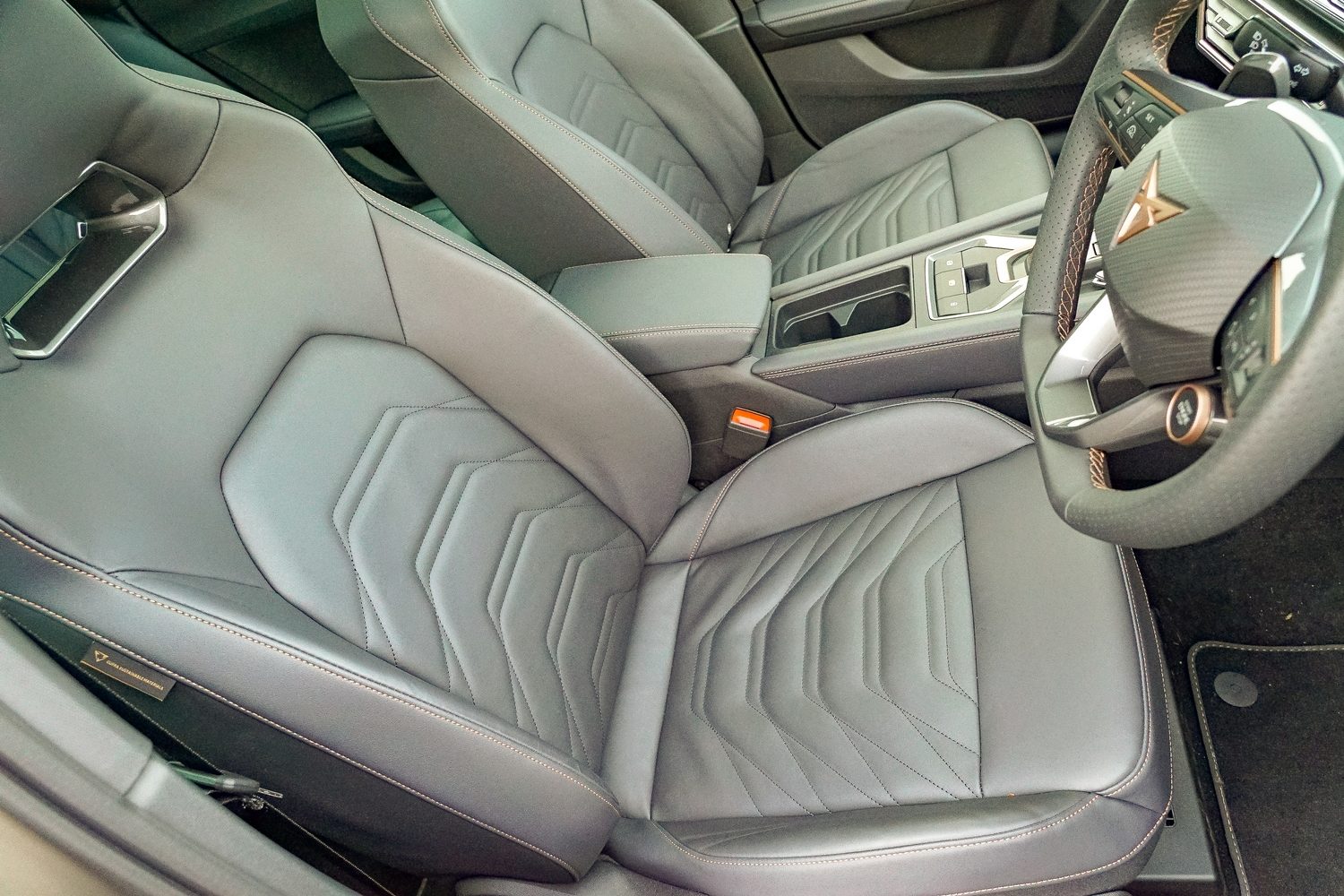 Cupra Formentor VZ e-Hybrid 272 (2025) Cupra Formentor VZ e-Hybrid 272 (2025)