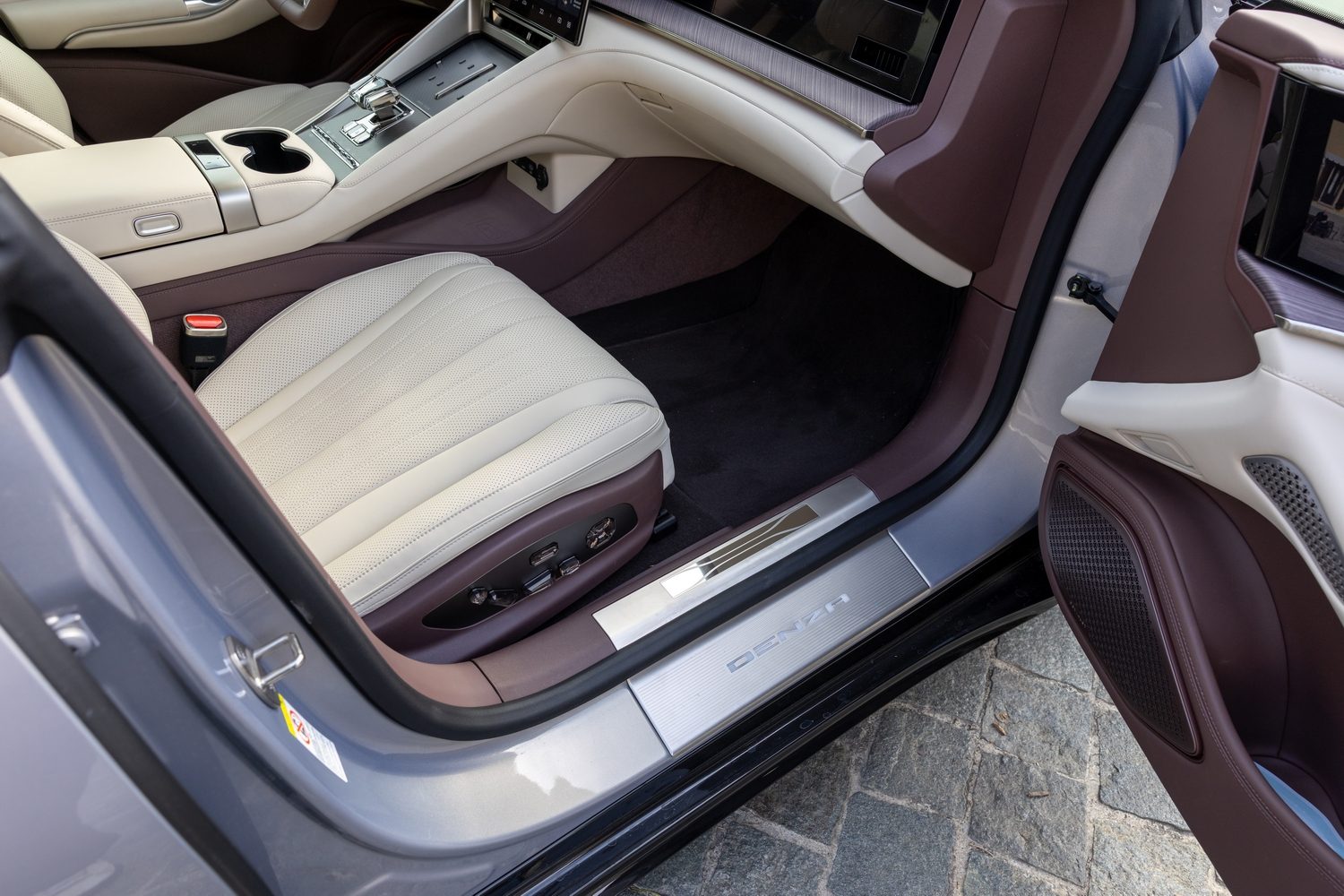 Denza Z9GT DM-i PHEV (2025 Chinese-market model) Denza Z9GT DM-i PHEV (2025 Chinese-market model)