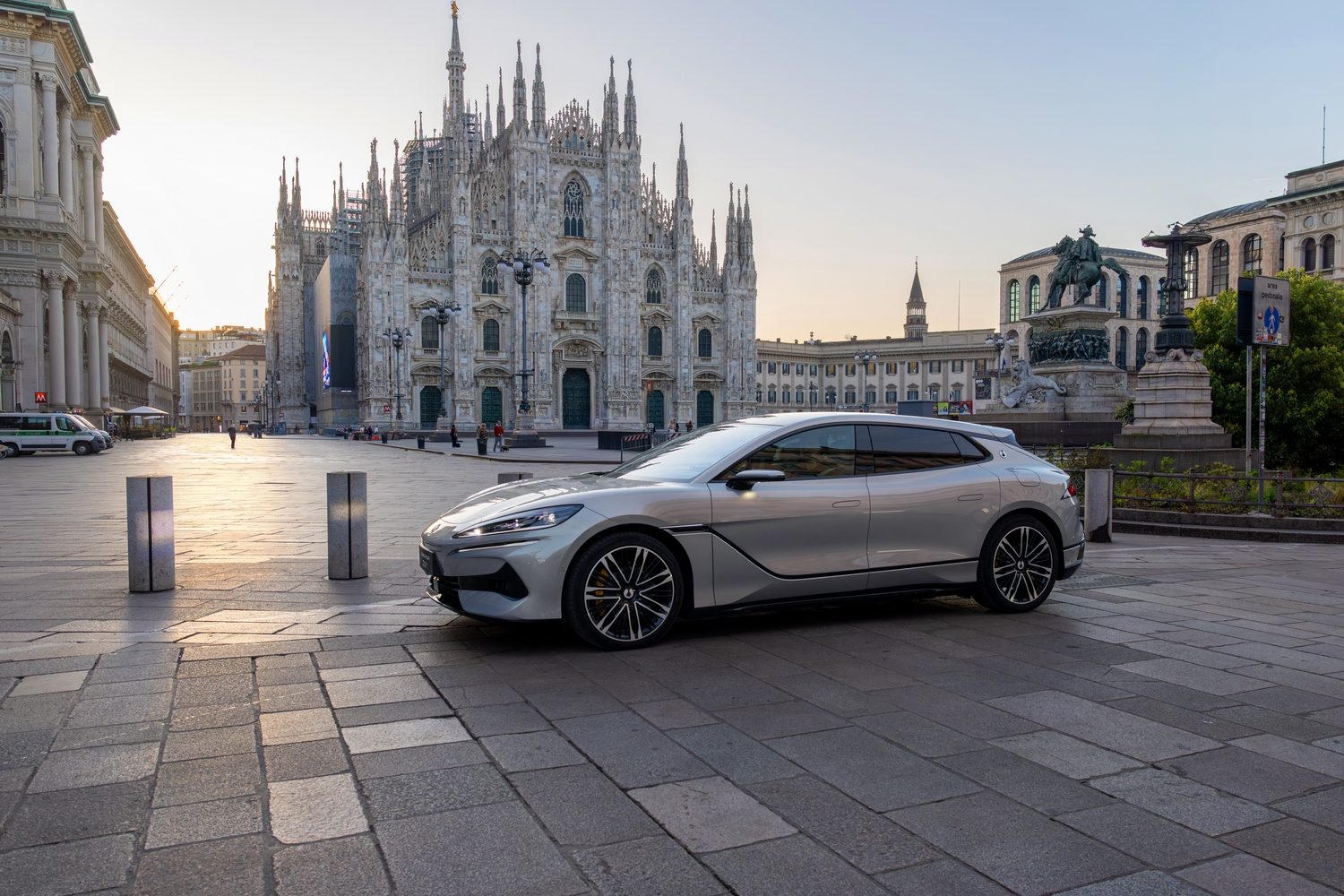 Denza Z9GT DM-i PHEV (2025 Chinese-market model) Denza Z9GT DM-i PHEV (2025 Chinese-market model)