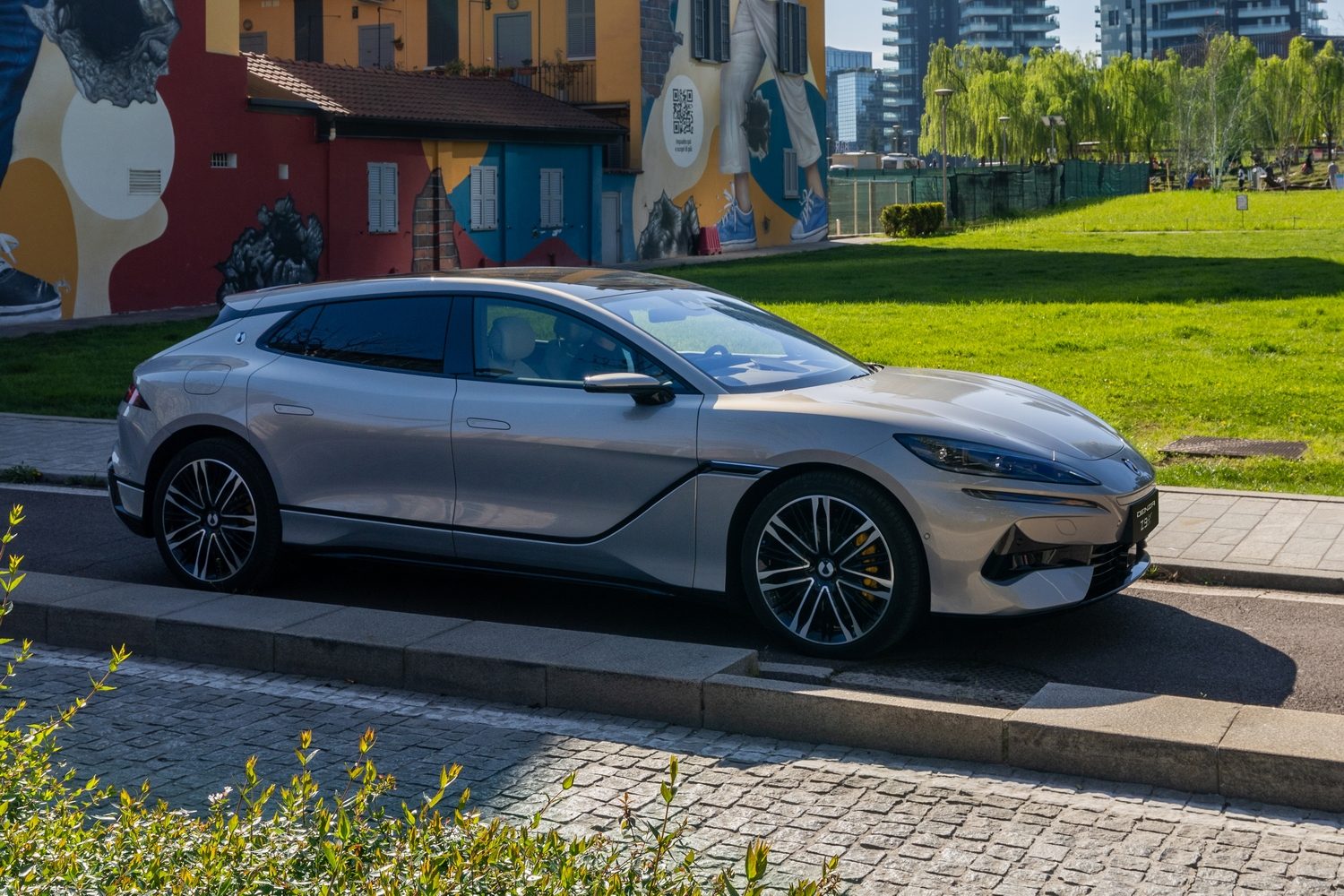 Denza Z9GT DM-i PHEV (2025 Chinese-market model) Denza Z9GT DM-i PHEV (2025 Chinese-market model)