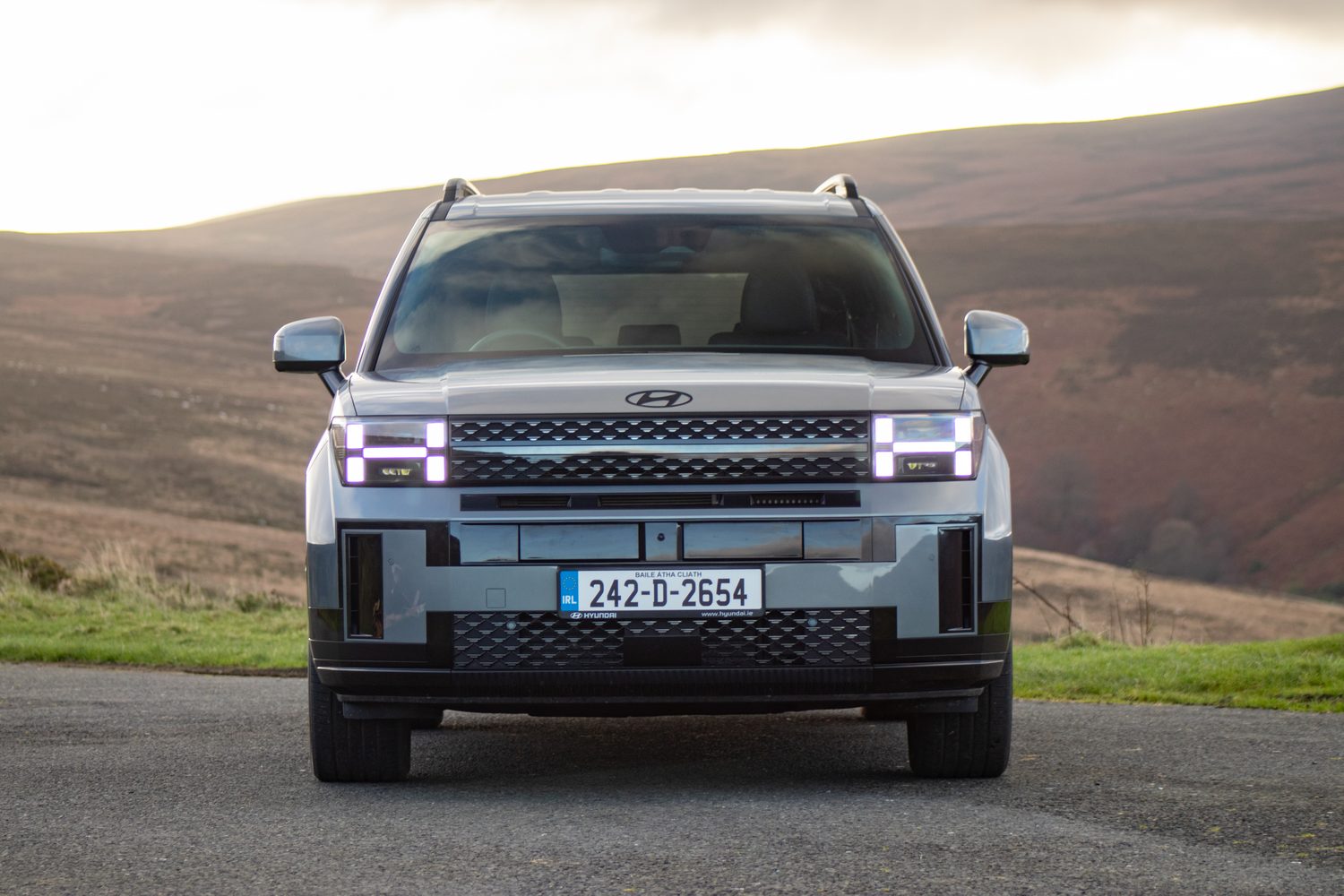 Hyundai Santa Fe 4WD PHEV (2025) Hyundai Santa Fe 4WD PHEV (2025)