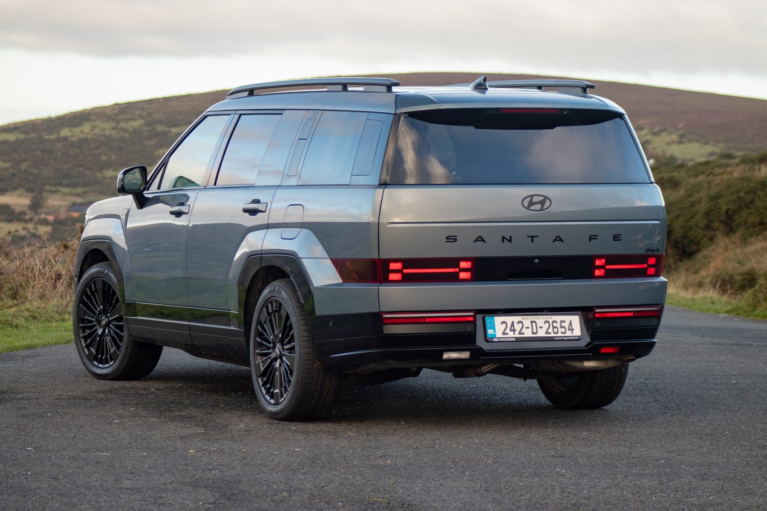 Hyundai Santa Fe 4WD PHEV (2025) Hyundai Santa Fe 4WD PHEV (2025)