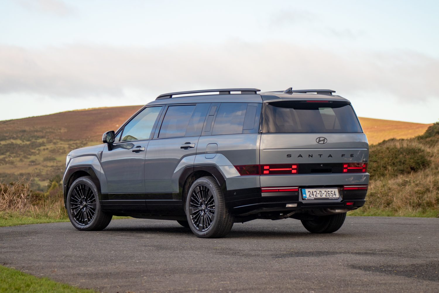 Hyundai Santa Fe 4WD PHEV (2025) Hyundai Santa Fe 4WD PHEV (2025)