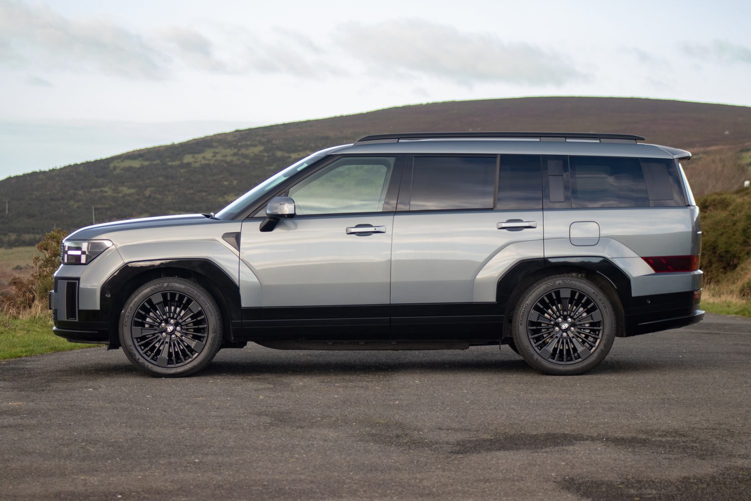 Hyundai Santa Fe 4WD PHEV (2025) Hyundai Santa Fe 4WD PHEV (2025)