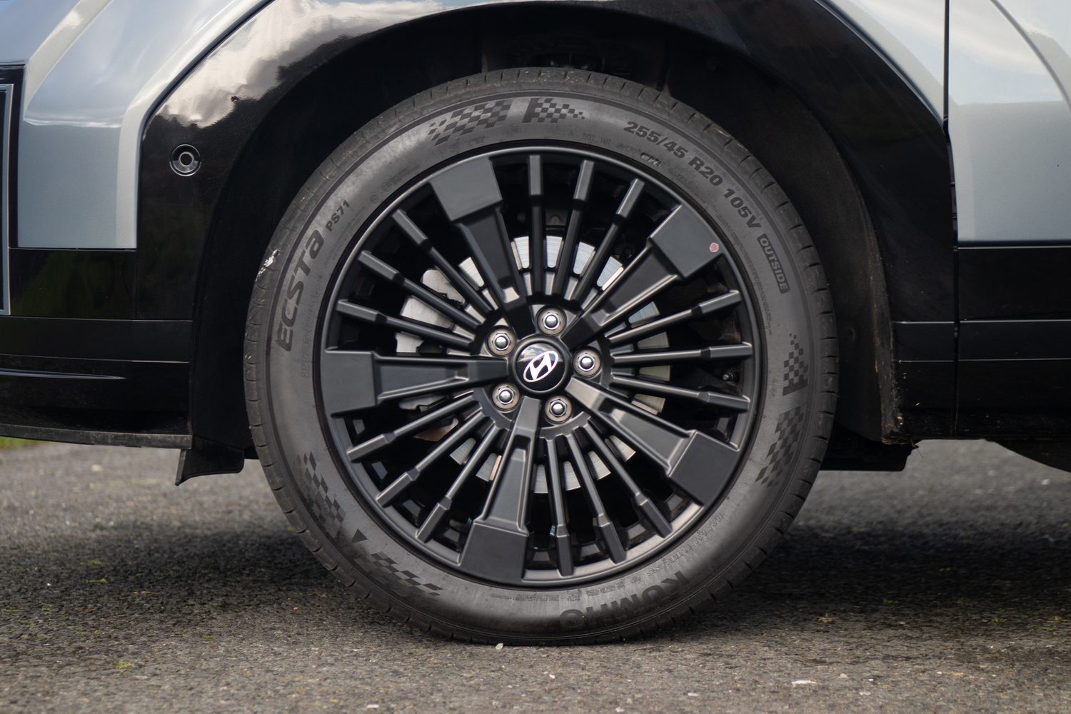 Hyundai Santa Fe 4WD PHEV (2025) Hyundai Santa Fe 4WD PHEV (2025)