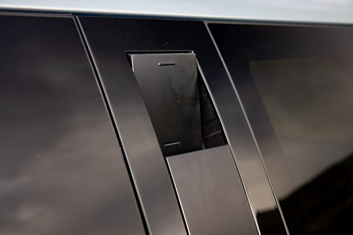 Hyundai Santa Fe 4WD PHEV (2025) Hyundai Santa Fe 4WD PHEV (2025)