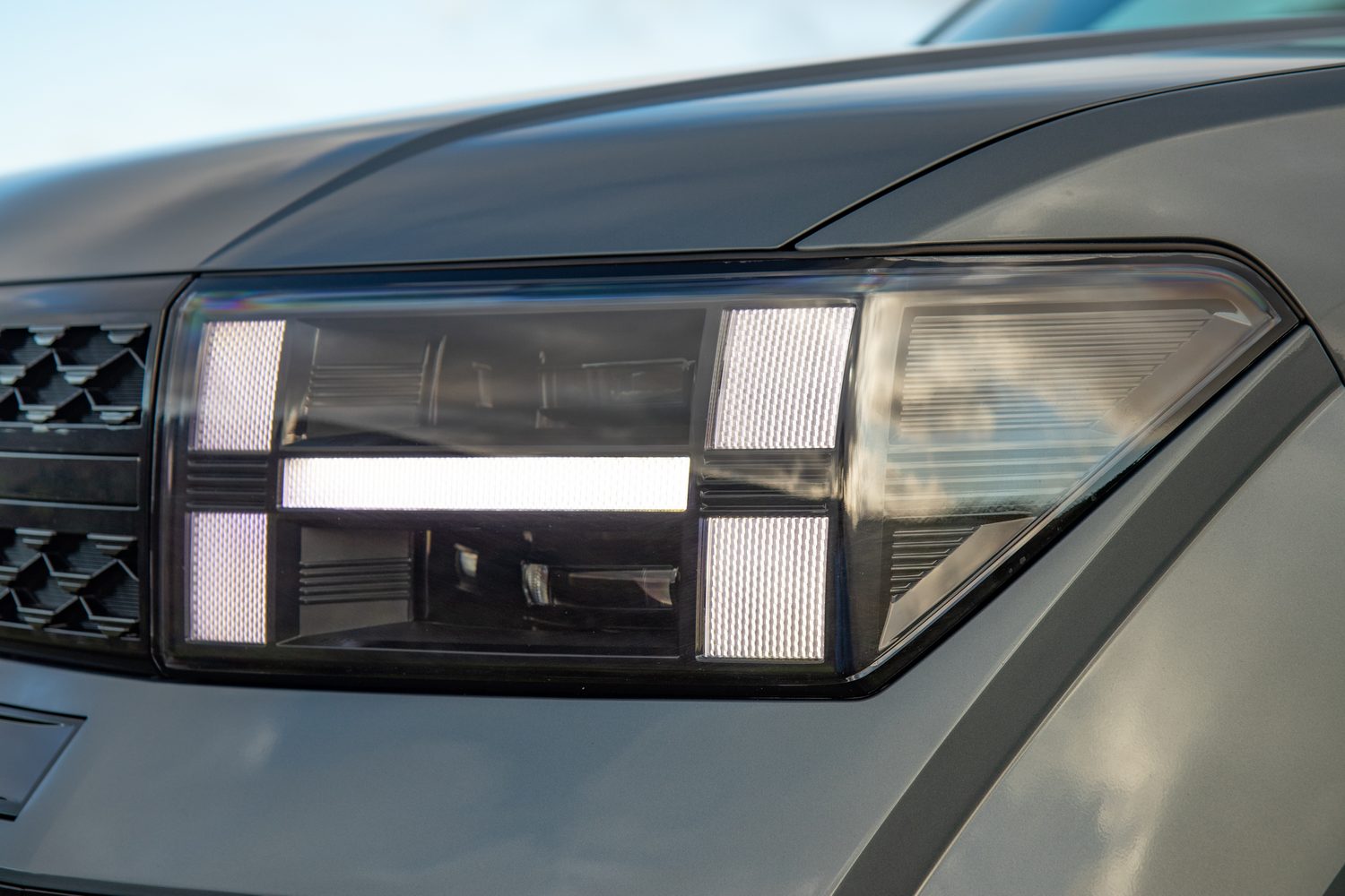 Hyundai Santa Fe 4WD PHEV (2025) Hyundai Santa Fe 4WD PHEV (2025)