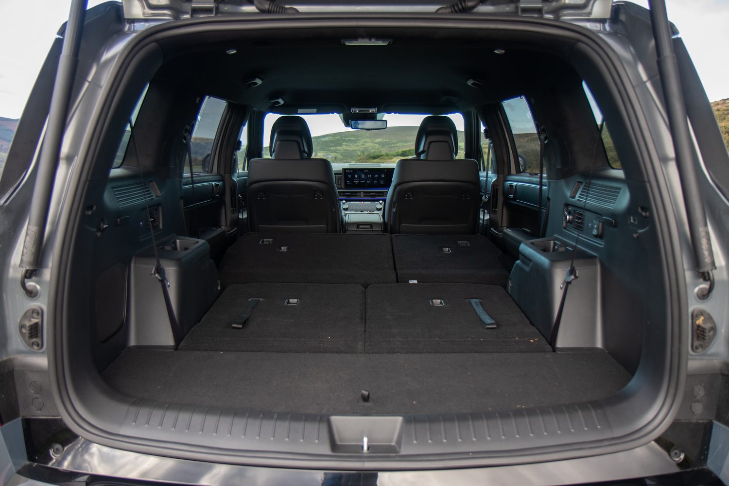 Hyundai Santa Fe 4WD PHEV (2025) Hyundai Santa Fe 4WD PHEV (2025)