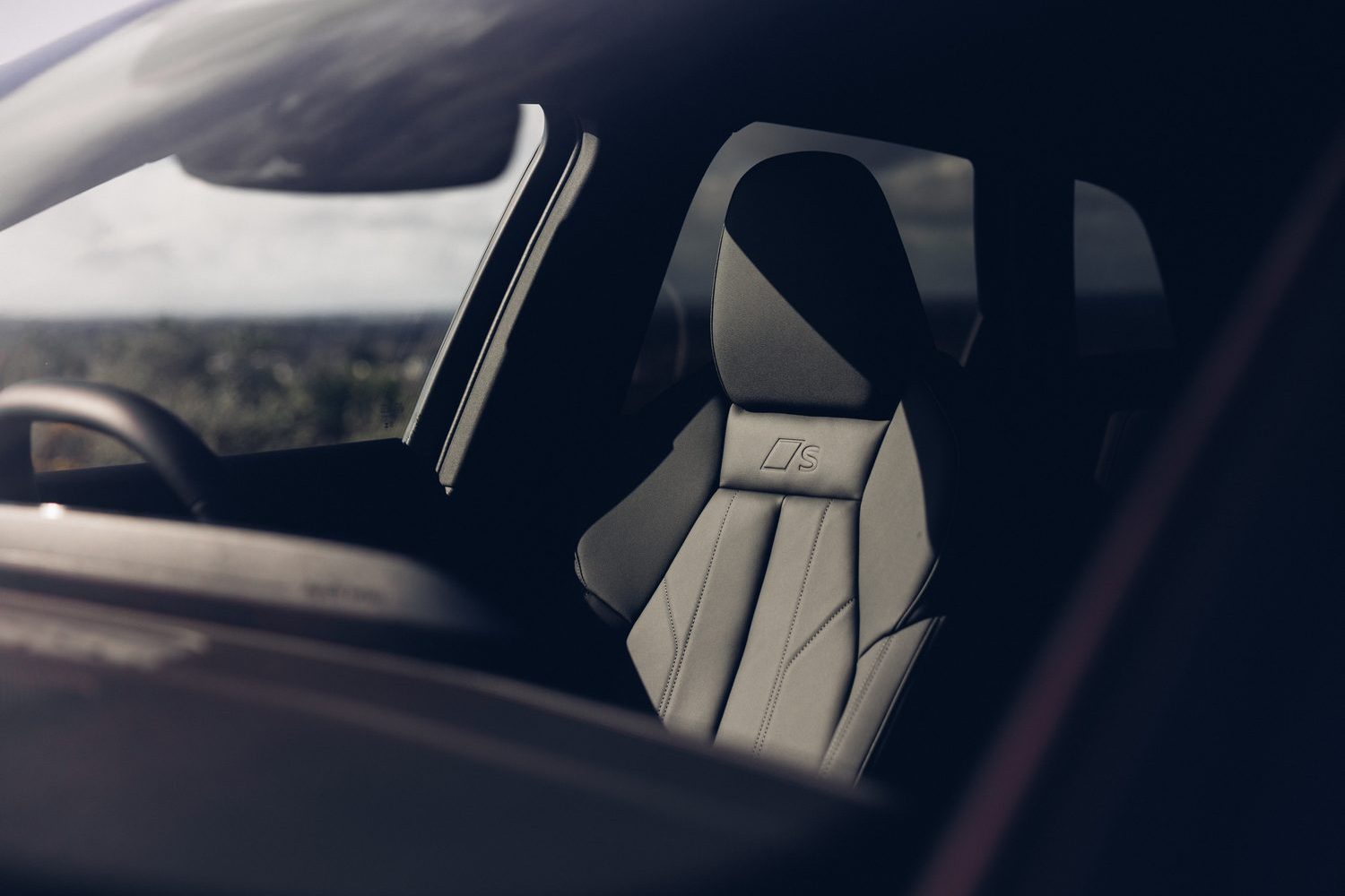 Audi Q5 2.0 TDI quattro (2025) Audi Q5 2.0 TDI quattro (2025)