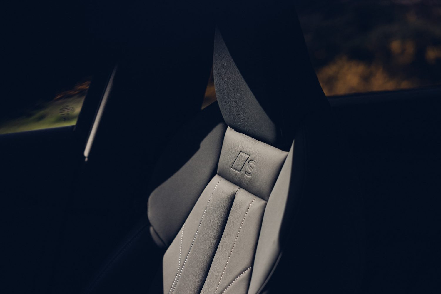 Audi Q5 2.0 TDI quattro (2025) Audi Q5 2.0 TDI quattro (2025)