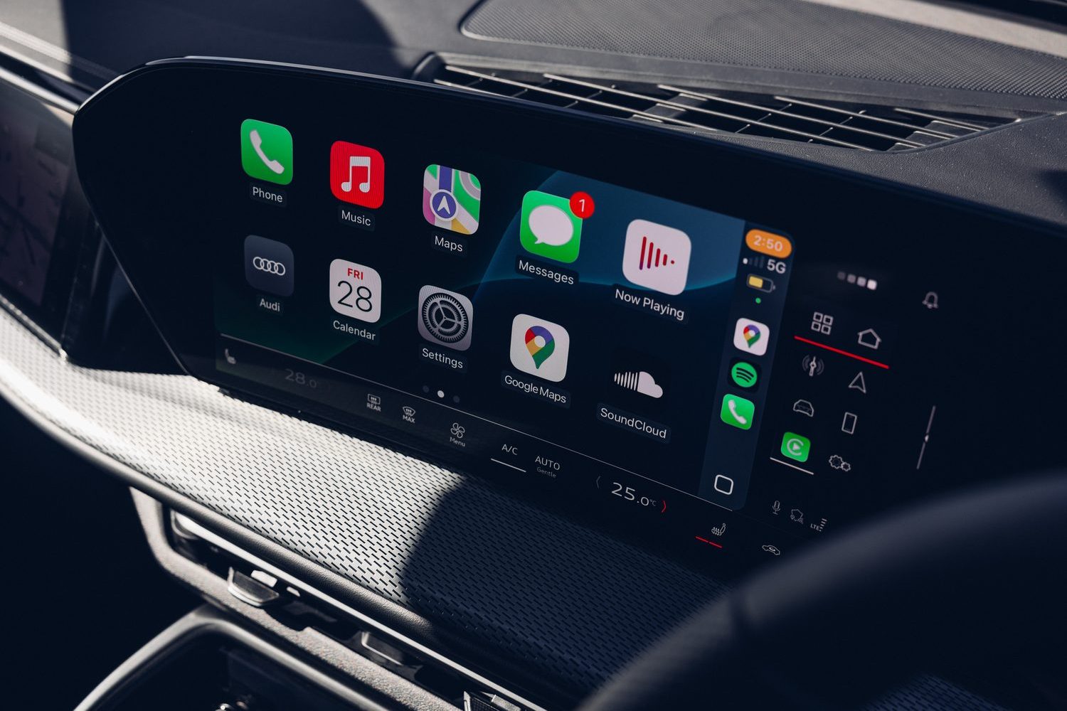 Audi Q5 2.0 TDI quattro (2025) Audi Q5 2.0 TDI quattro (2025)