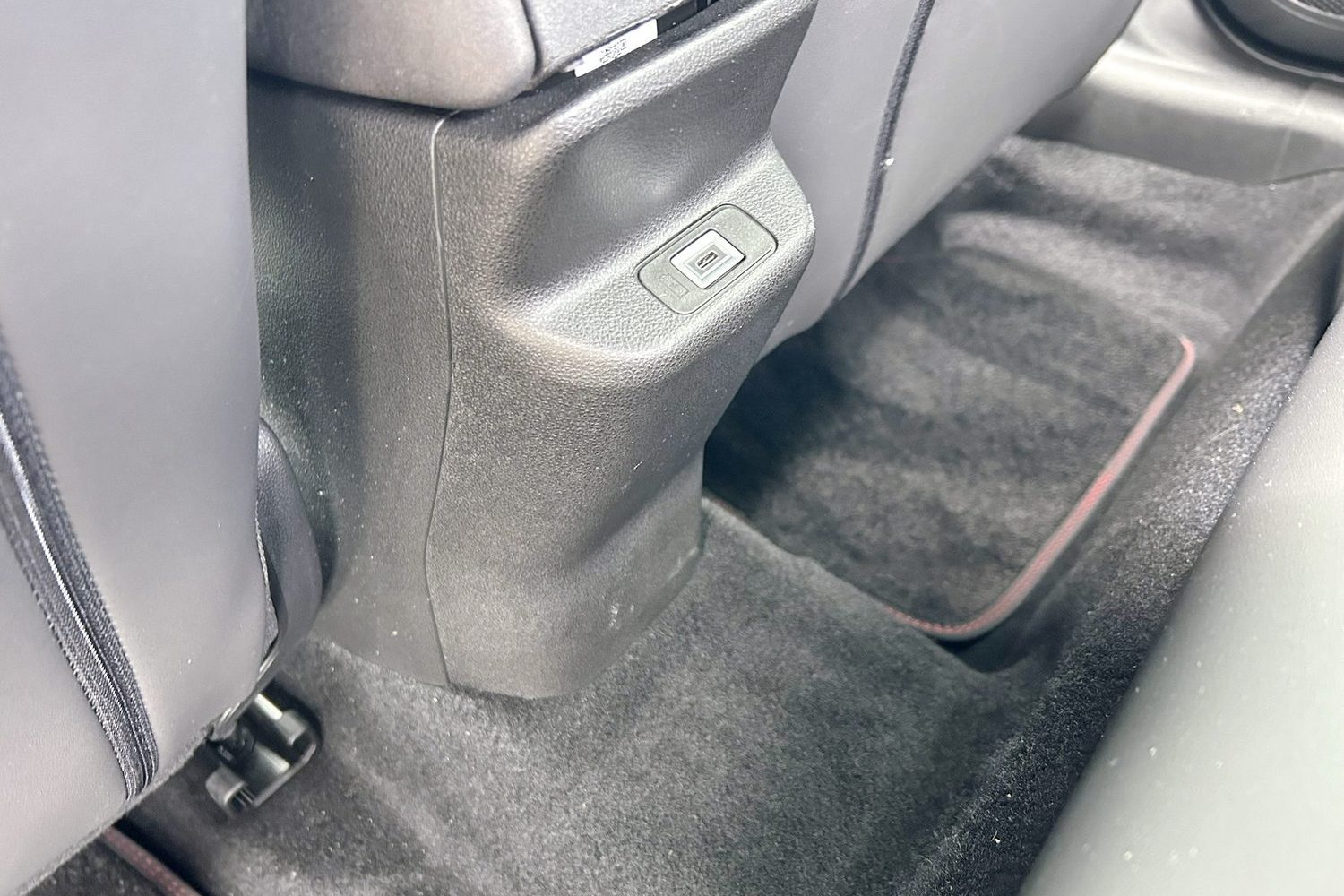 Alfa Romeo Junior Ibrida (2025) Alfa Romeo Junior Ibrida (2025)