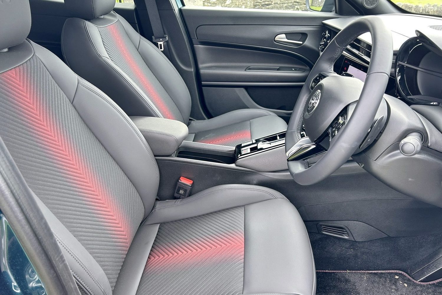 Alfa Romeo Junior Ibrida (2025) Alfa Romeo Junior Ibrida (2025)