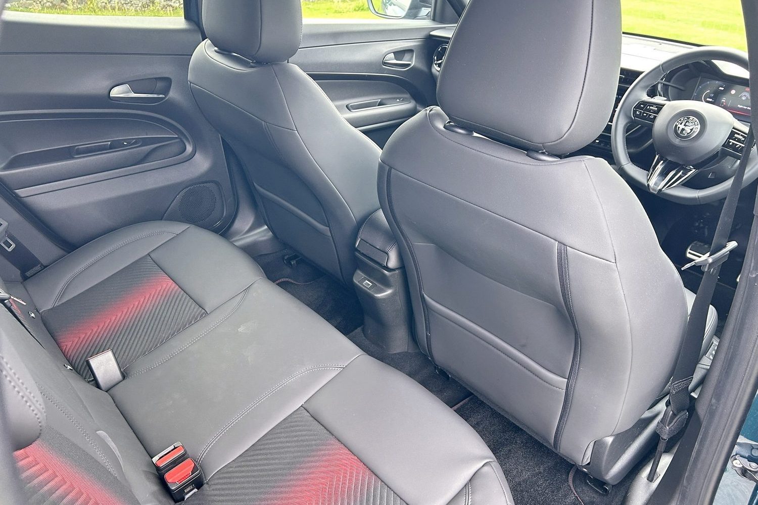 Alfa Romeo Junior Ibrida (2025) Alfa Romeo Junior Ibrida (2025)