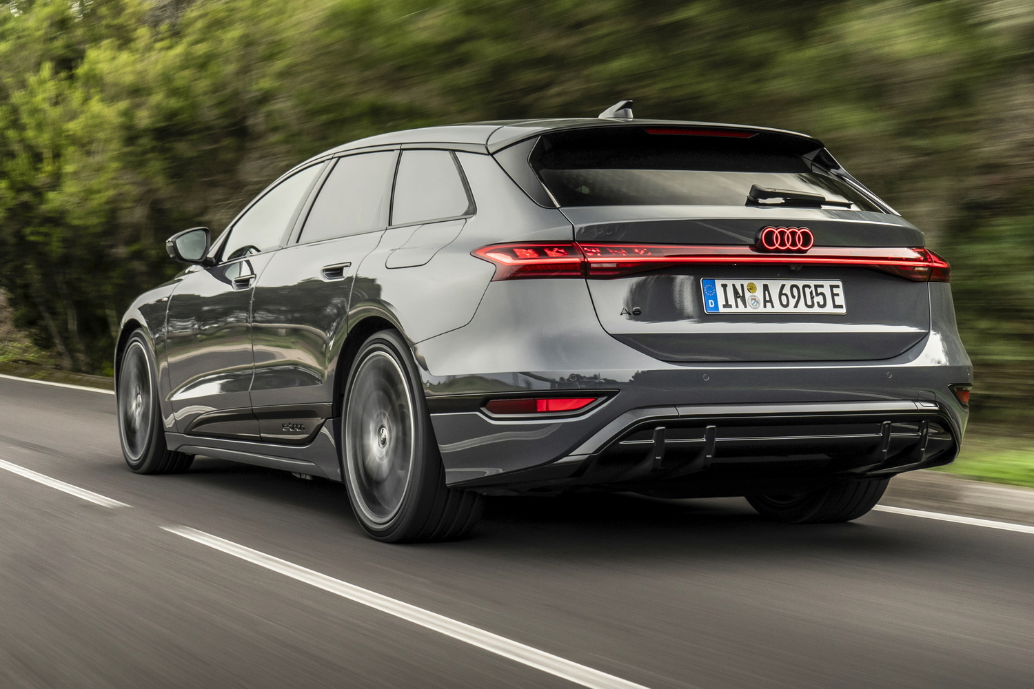 Car Reviews | Audi A6 Avant e-tron Performance (2025) | CompleteCar.ie